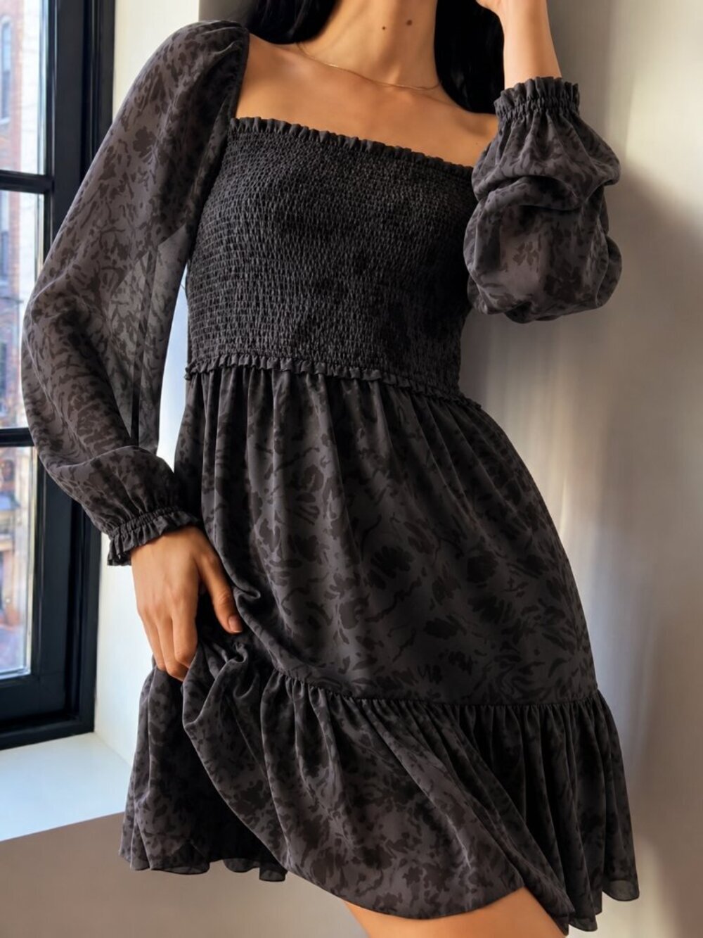 Aritzia Wilfred Tempest Mini Dress Smocked Chiffon Grey Black Pattern Size XS